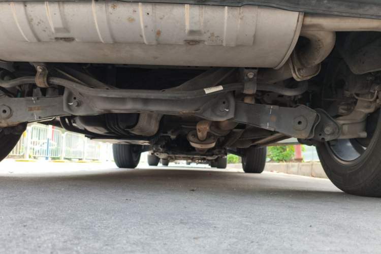 Used Wey VV5 2020 1.5T Two-Wheel Drive Color Pioneer Chassis Rear
