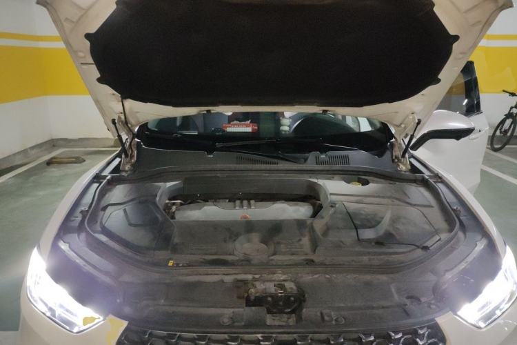 Used Wey VV5 2020 1.5T Two-Wheel Drive Color Pioneer Engine Bay