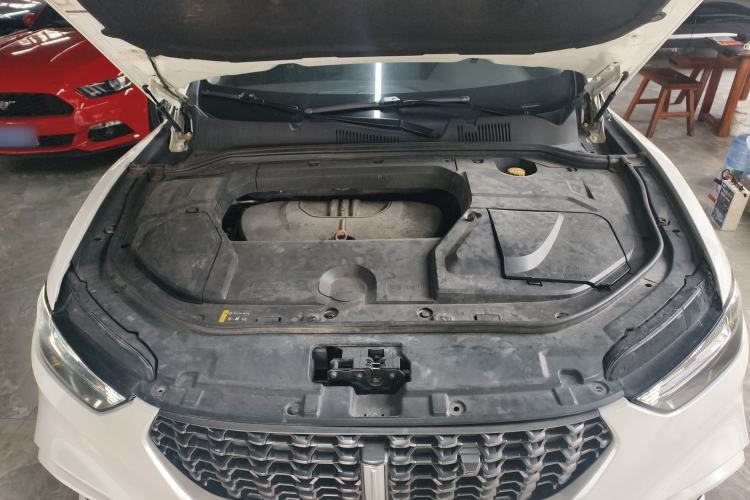 Used Wey VV5 2020 1.5T Two-Wheel Drive Color Pioneer Engine Bay