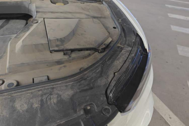 Used Wey VV5 2020 1.5T Two-Wheel Drive Smart Pioneer Engine Bay Left