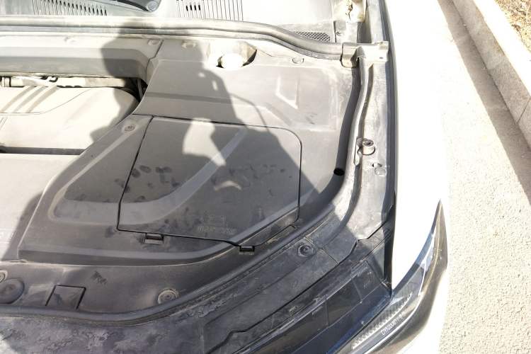 Used Wey VV5 2020 1.5T Two-Wheel Drive Smart Pioneer Engine Bay Left