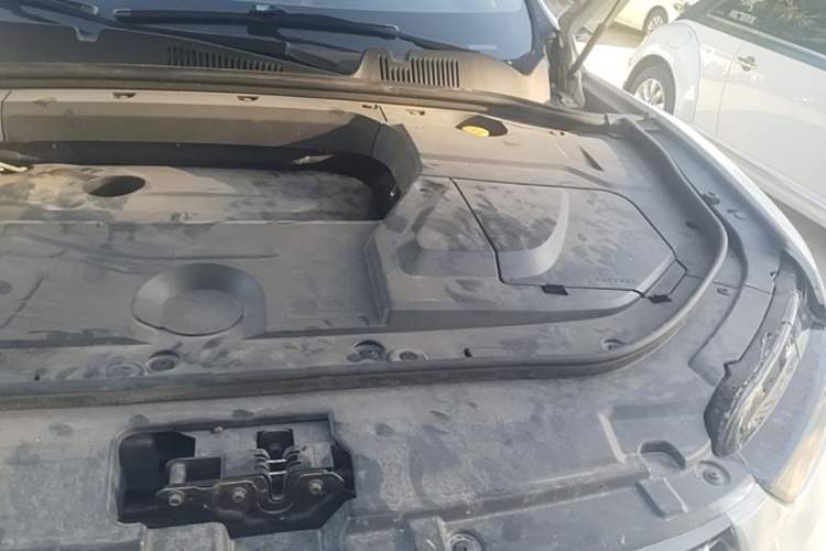 Used Wey VV5 2020 2.0T Two-Wheel Drive Pioneer Engine Bay Left