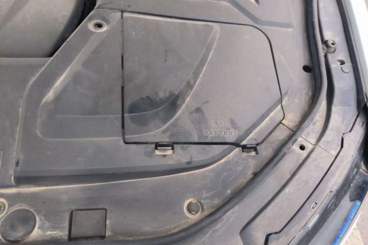 Used Wey VV5 2020 1.5T Two-Wheel Drive Color Pioneer Engine Bay Left