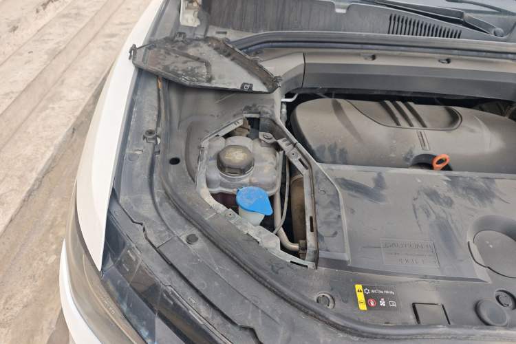 Used Wey VV5 2020 1.5T Two-Wheel Drive Smart Pioneer Engine Bay Right