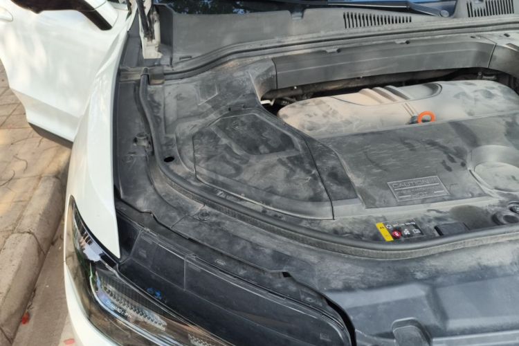Used Wey VV5 2020 1.5T Two-Wheel Drive Color Pioneer Engine Bay Right