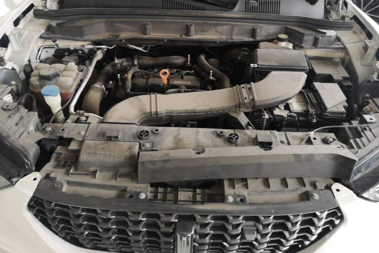 Used Wey VV5 2020 1.5T Two-Wheel Drive Color Pioneer Engine Bay
