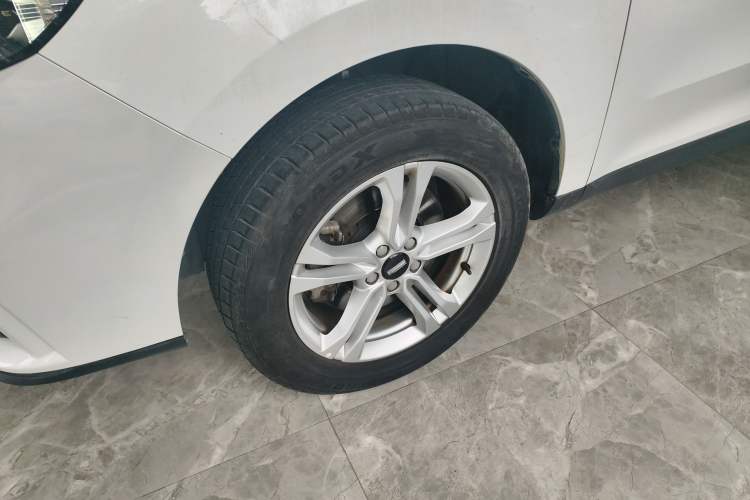 Used Wey VV5 2020 1.5T Two-Wheel Drive Color Pioneer Exterior 4