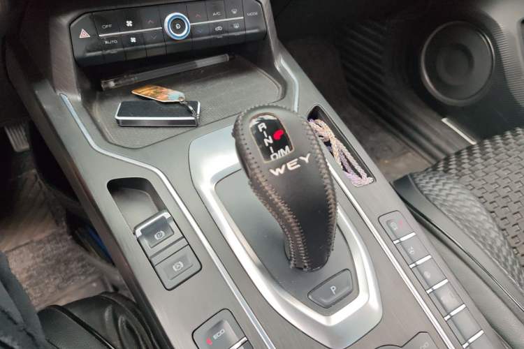Used Wey VV5 2020 1.5T Two-Wheel Drive Color Pioneer Gear Lever
