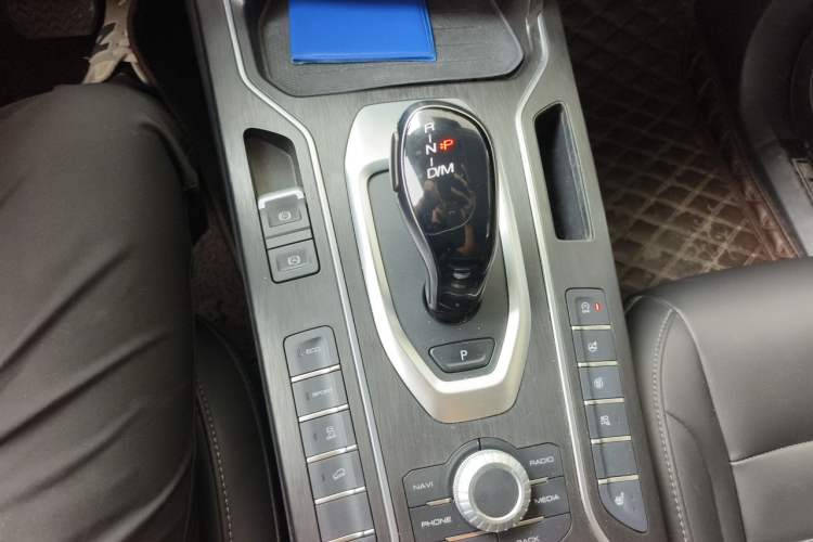Used Wey VV5 2020 1.5T Two-Wheel Drive Smart Pioneer Gear Lever