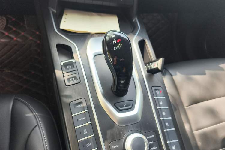 Used Wey VV5 2020 1.5T Two-Wheel Drive Smart Pioneer Gear Lever