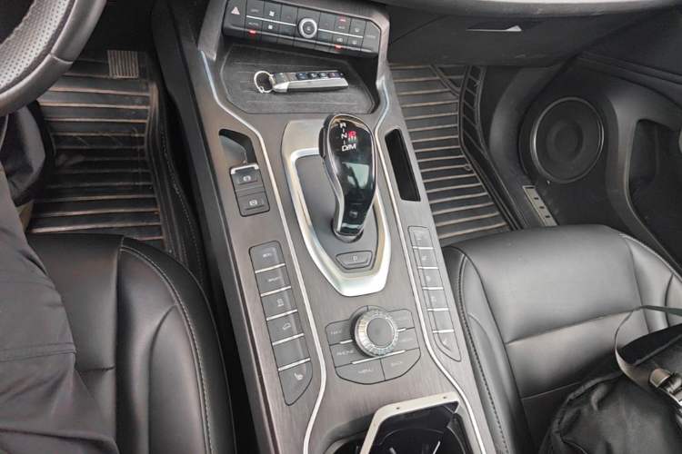 Used Wey VV5 2020 1.5T Two-Wheel Drive Smart Pioneer Gear Lever