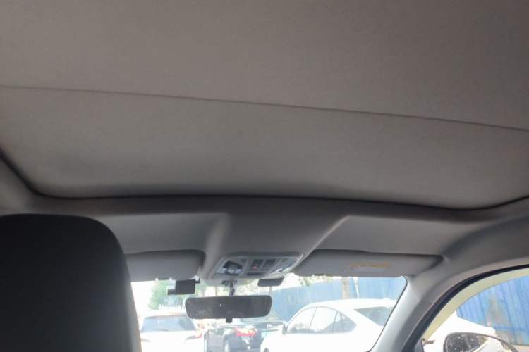 Used Wey VV5 2020 1.5T Two-Wheel Drive Color Pioneer Headliner
