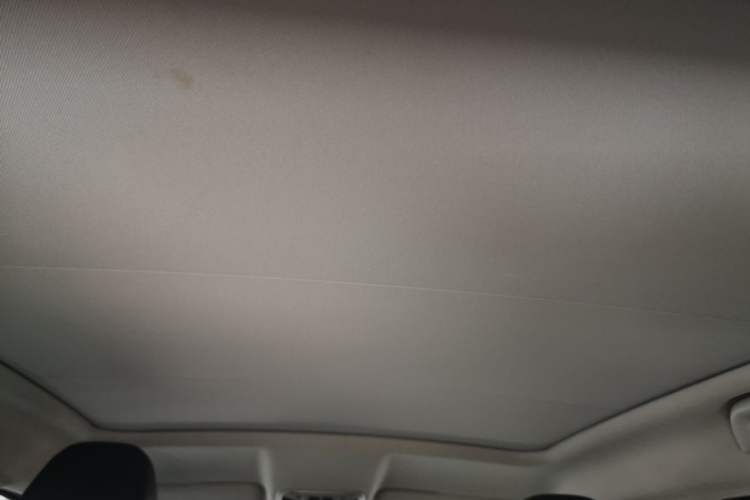 Used Wey VV5 2020 1.5T Two-Wheel Drive Color Pioneer Headliner