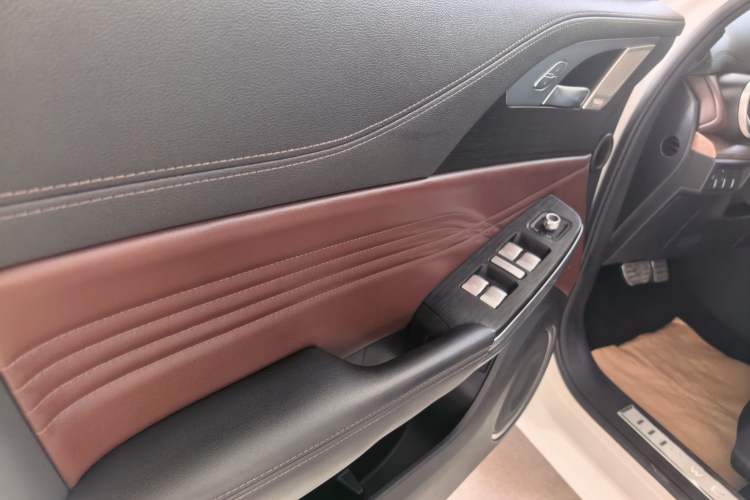 Used Wey VV5 2020 1.5T Two-Wheel Drive Smart Pioneer Interior 2