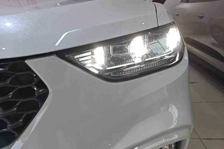 Used Wey VV5 2020 1.5T Two-Wheel Drive Color Pioneer Left Front Headlight