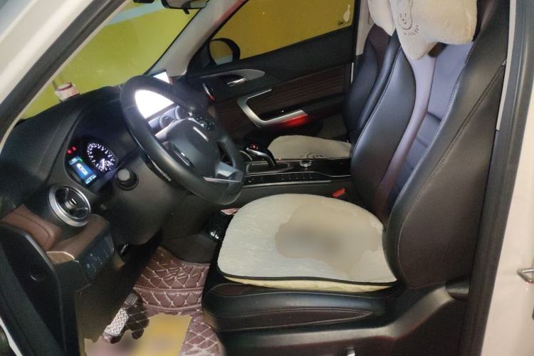 Used Wey VV5 2020 1.5T Two-Wheel Drive Color Pioneer Left Front Seat