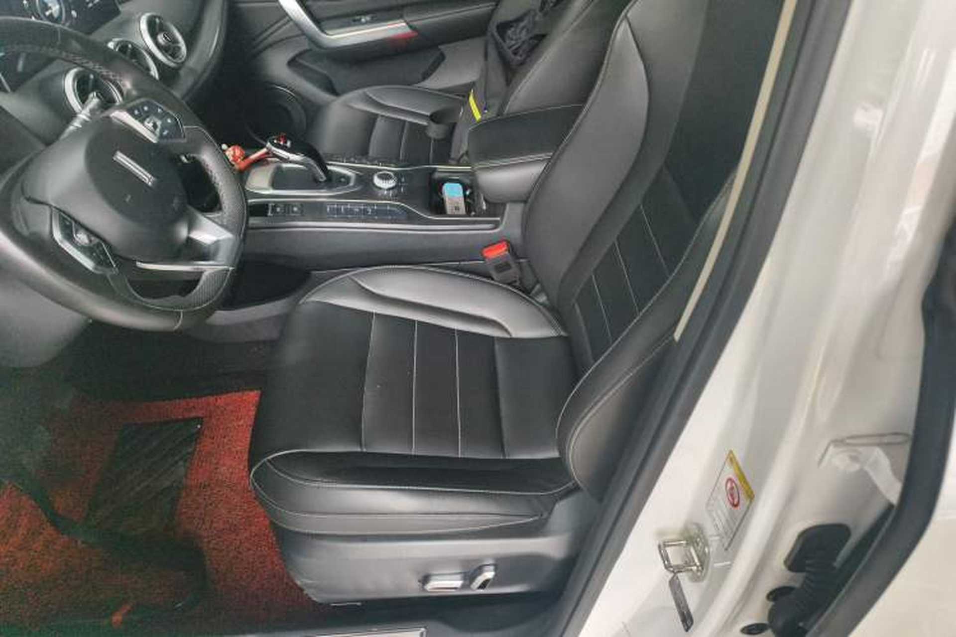 Used Wey VV5 2020 1.5T Two-Wheel Drive Color Pioneer Left Front Seat