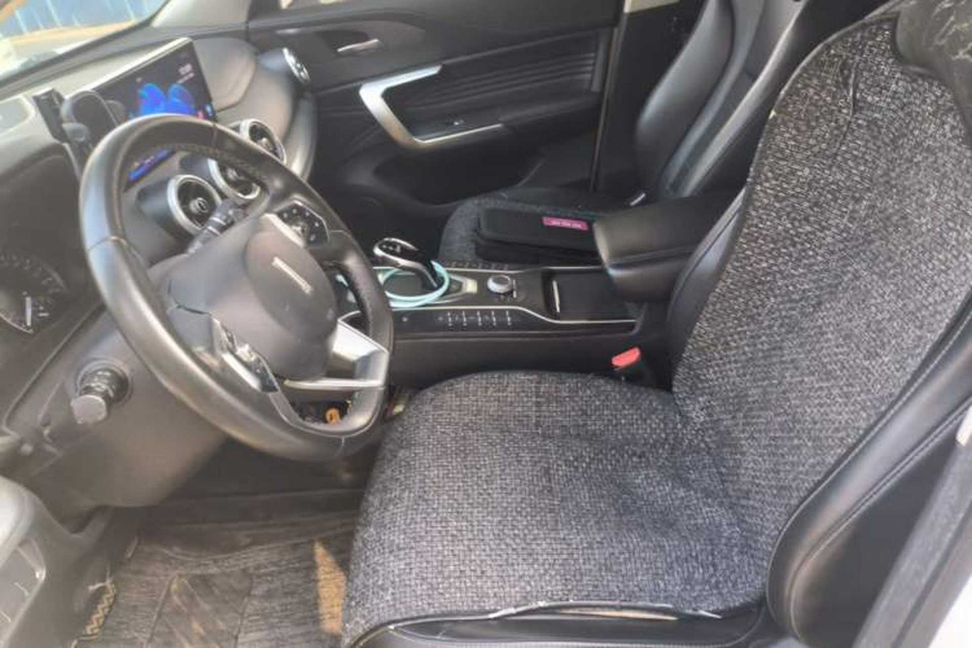 Used Wey VV5 2020 1.5T Two-Wheel Drive Color Pioneer Left Front Seat