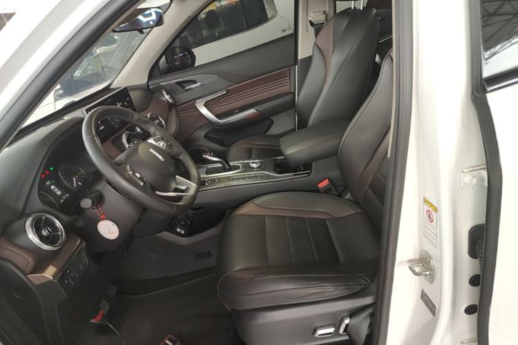 Used Wey VV5 2020 1.5T Two-Wheel Drive Color Pioneer Left Front Seat