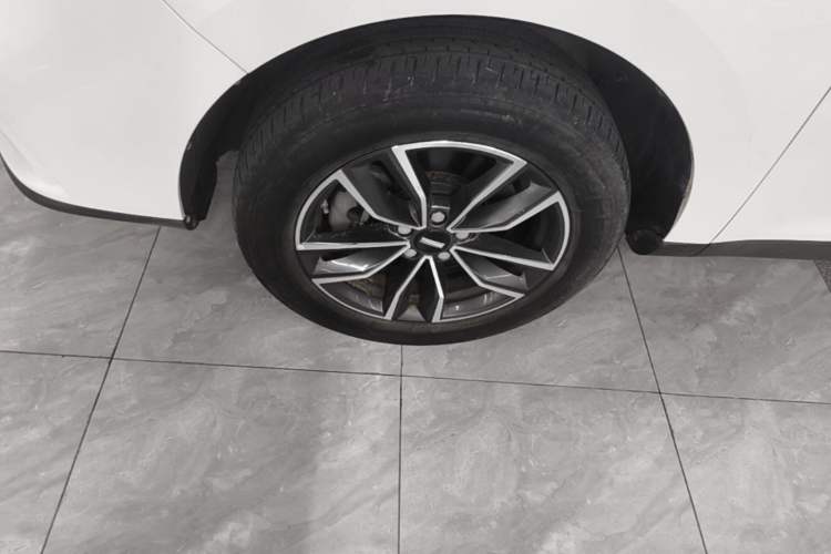 Used Wey VV5 2020 1.5T Two-Wheel Drive Smart Pioneer Left Front Wheel Hub