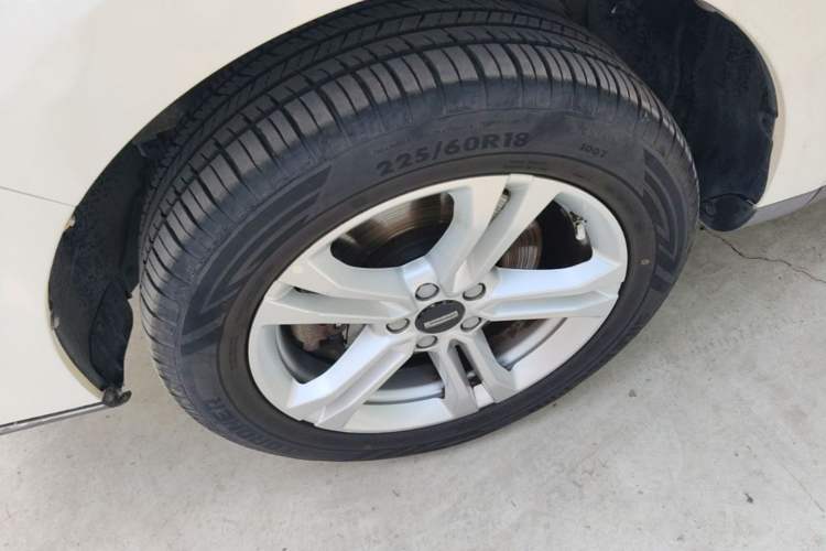 Used Wey VV5 2020 1.5T Two-Wheel Drive Color Pioneer Left Front Wheel Hub