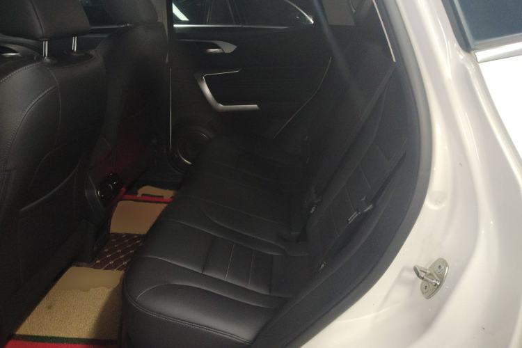 Used Wey VV5 2020 1.5T Two-Wheel Drive Color Pioneer Left Rear Seat