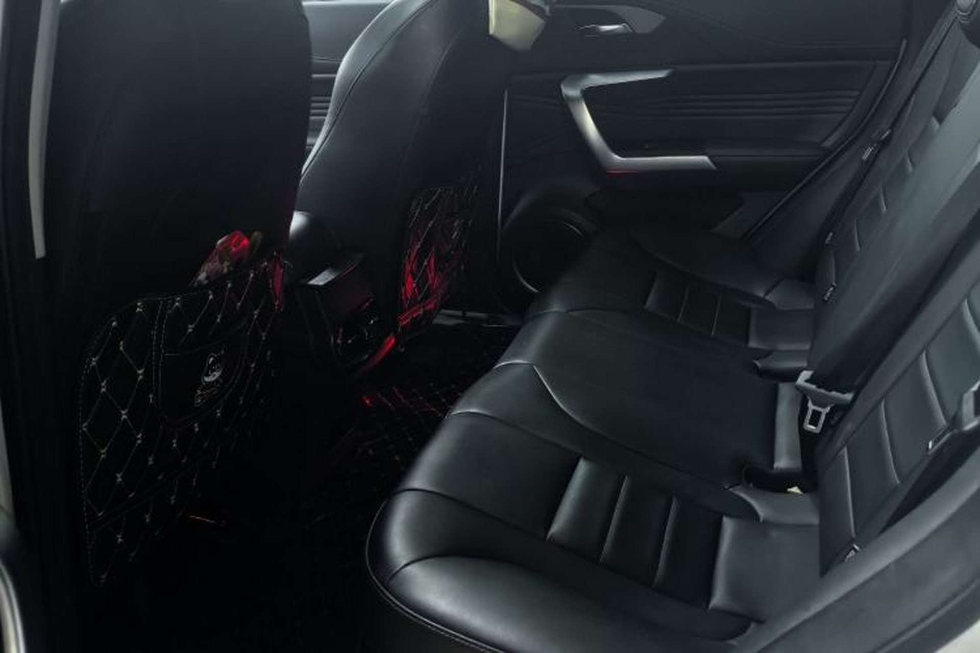 Used Wey VV5 2020 1.5T Two-Wheel Drive Color Pioneer Left Rear Seat