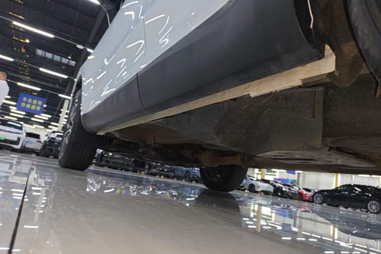 Used Wey VV5 2020 1.5T Two-Wheel Drive Smart Pioneer Left Side Sill
