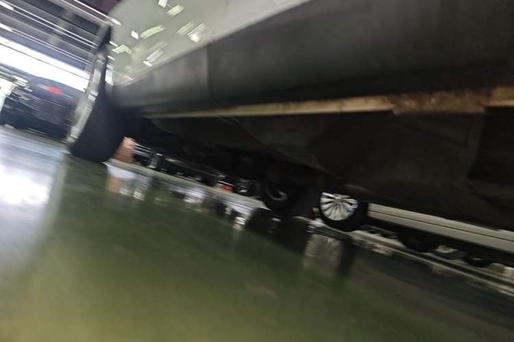 Used Wey VV5 2020 1.5T Two-Wheel Drive Color Pioneer Left Side Sill
