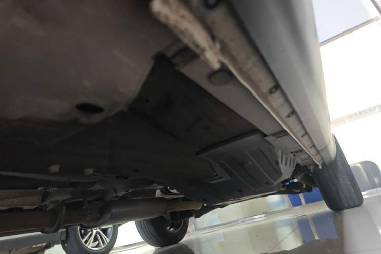 Used Wey VV5 2020 1.5T Two-Wheel Drive Smart Pioneer Left Side Sill
