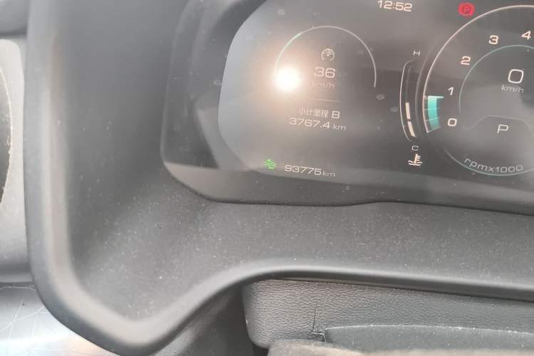 Used Wey VV5 2020 1.5T Two-Wheel Drive Smart Pioneer Odometer Close Up