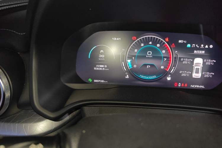 Used Wey VV5 2020 1.5T Two-Wheel Drive Smart Pioneer Odometer Close Up
