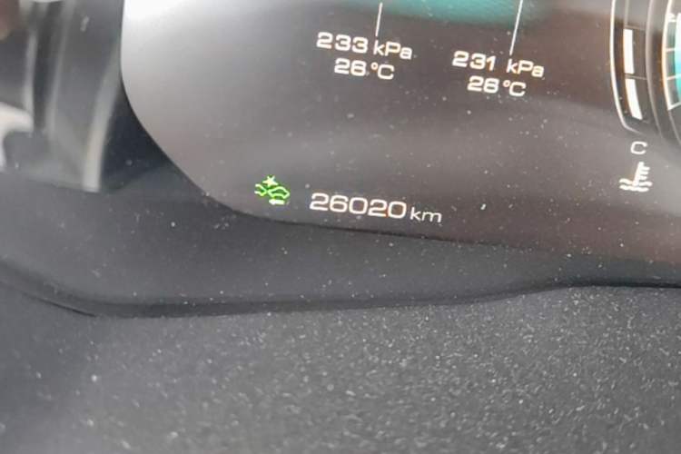Used Wey VV5 2020 1.5T Two-Wheel Drive Smart Pioneer Odometer Close Up