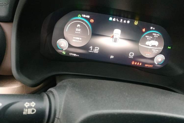 Used Wey VV5 2020 1.5T Two-Wheel Drive Smart Pioneer Odometer Close Up