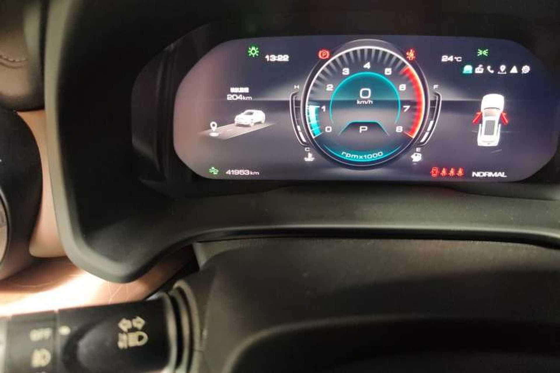 Used Wey VV5 2020 1.5T Two-Wheel Drive Smart Pioneer Odometer Close Up