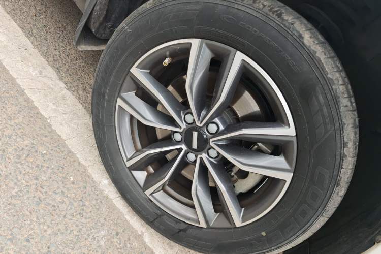 Used Wey VV5 2020 1.5T Two-Wheel Drive Color Pioneer Right Front Wheel Hub
