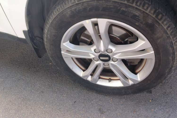 Used Wey VV5 2020 1.5T Two-Wheel Drive Color Pioneer Right Front Wheel Hub