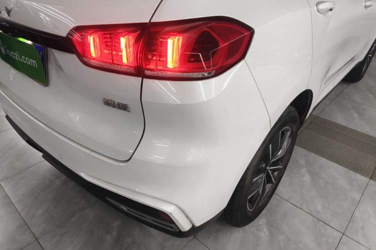 Used Wey VV5 2020 1.5T Two-Wheel Drive Smart Pioneer Right Rear Taillight