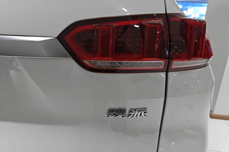 Used Wey VV5 2020 1.5T Two-Wheel Drive Color Pioneer Right Rear Taillight