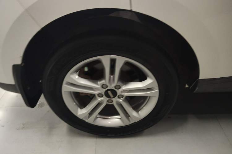 Used Wey VV5 2020 1.5T Two-Wheel Drive Color Pioneer Right Rear Wheel Hub