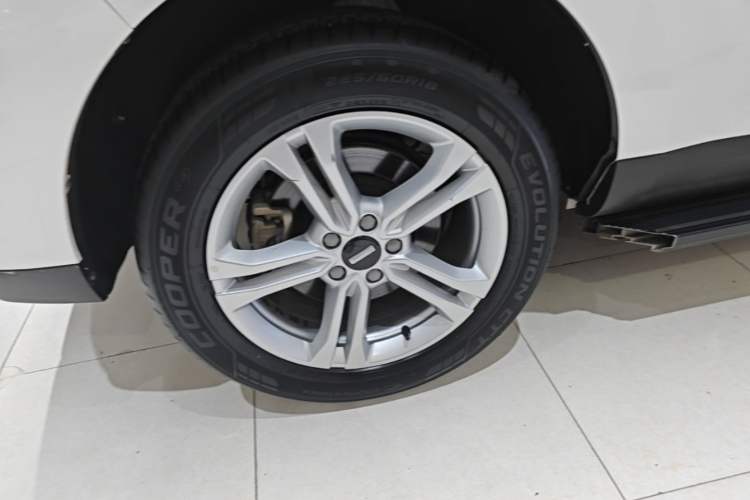 Used Wey VV5 2020 1.5T Two-Wheel Drive Color Pioneer Right Rear Wheel Hub