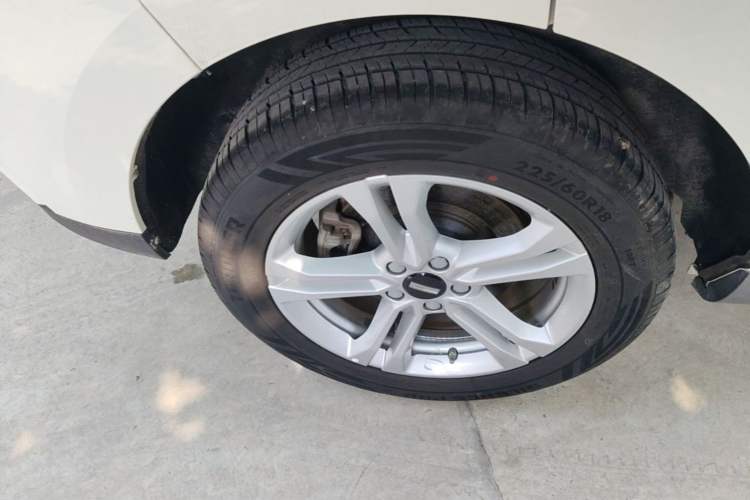 Used Wey VV5 2020 1.5T Two-Wheel Drive Color Pioneer Right Rear Wheel Hub