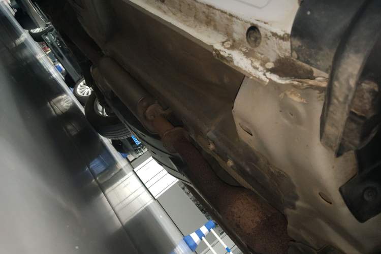 Used Wey VV5 2020 1.5T Two-Wheel Drive Color Pioneer Right Side Sill