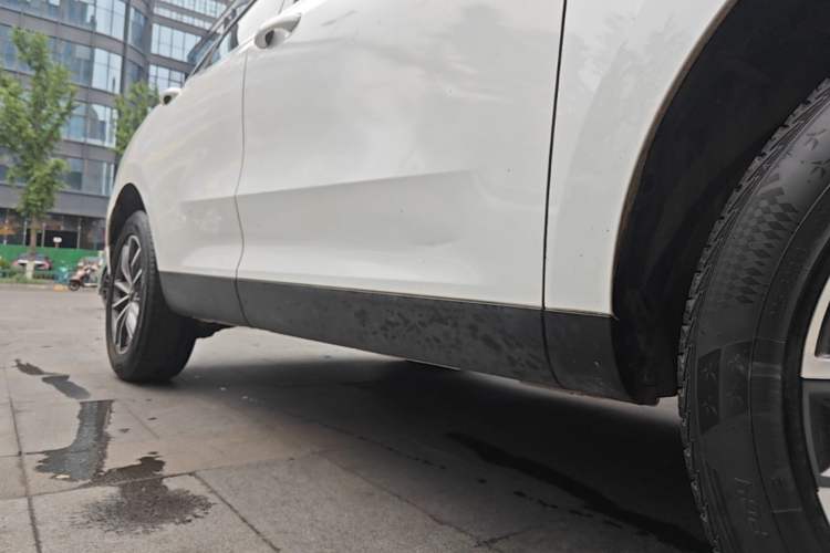 Used Wey VV5 2020 1.5T Two-Wheel Drive Smart Pioneer Right Side Sill