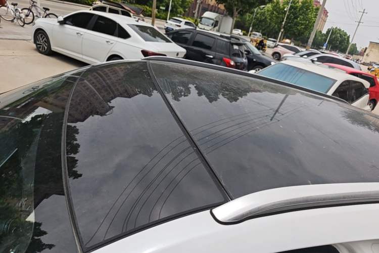 Used Wey VV5 2020 1.5T Two-Wheel Drive Color Pioneer Roof