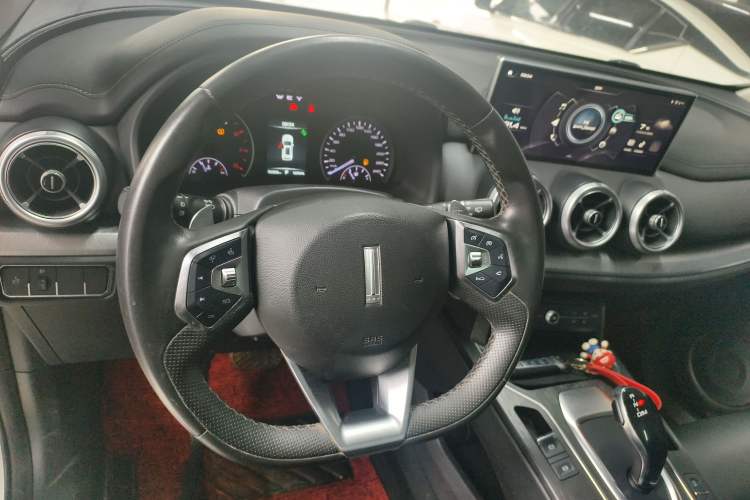 Used Wey VV5 2020 1.5T Two-Wheel Drive Color Pioneer Steering Wheel