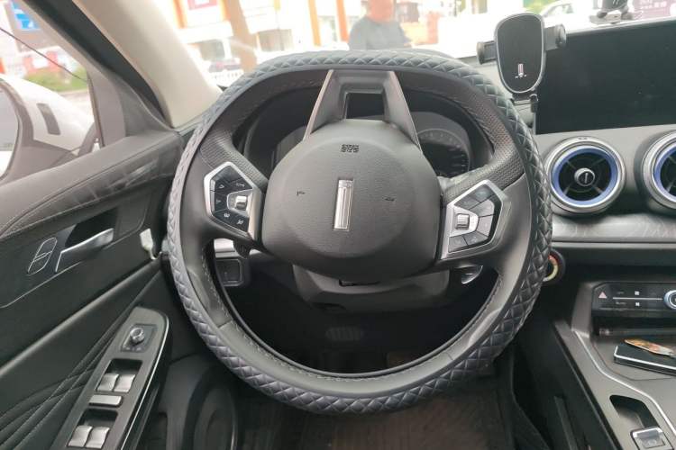 Used Wey VV5 2020 1.5T Two-Wheel Drive Color Pioneer Steering Wheel