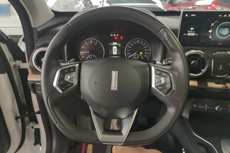 Used Wey VV5 2020 1.5T Two-Wheel Drive Color Pioneer Steering Wheel