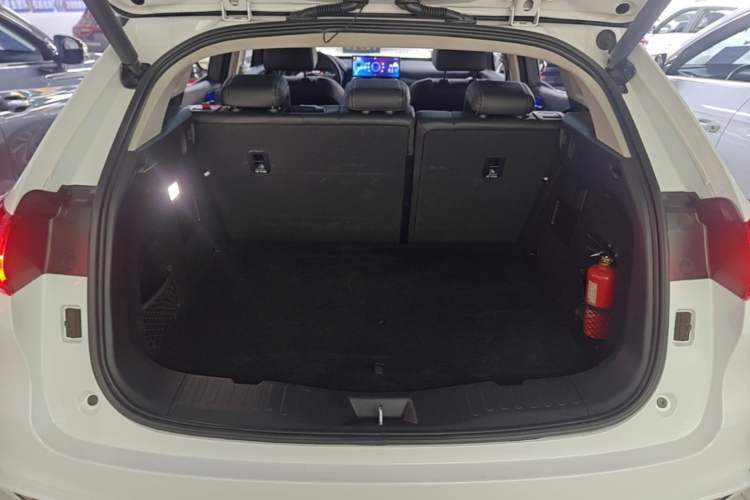 Used Wey VV5 2020 1.5T Two-Wheel Drive Smart Pioneer Trunk
