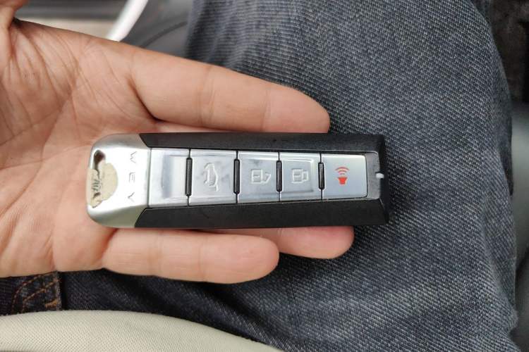 Used Wey VV5 2020 1.5T Two-Wheel Drive Color Pioneer Vehicle Key